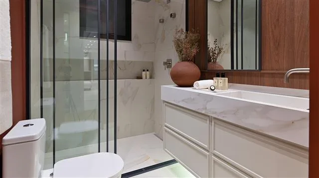 Belgravia Campinas — banheiro da suíte master do decorado